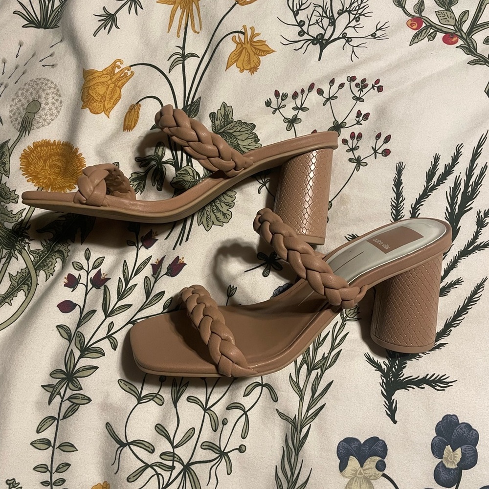 Dolce Vita Tan Heels Elegant Style